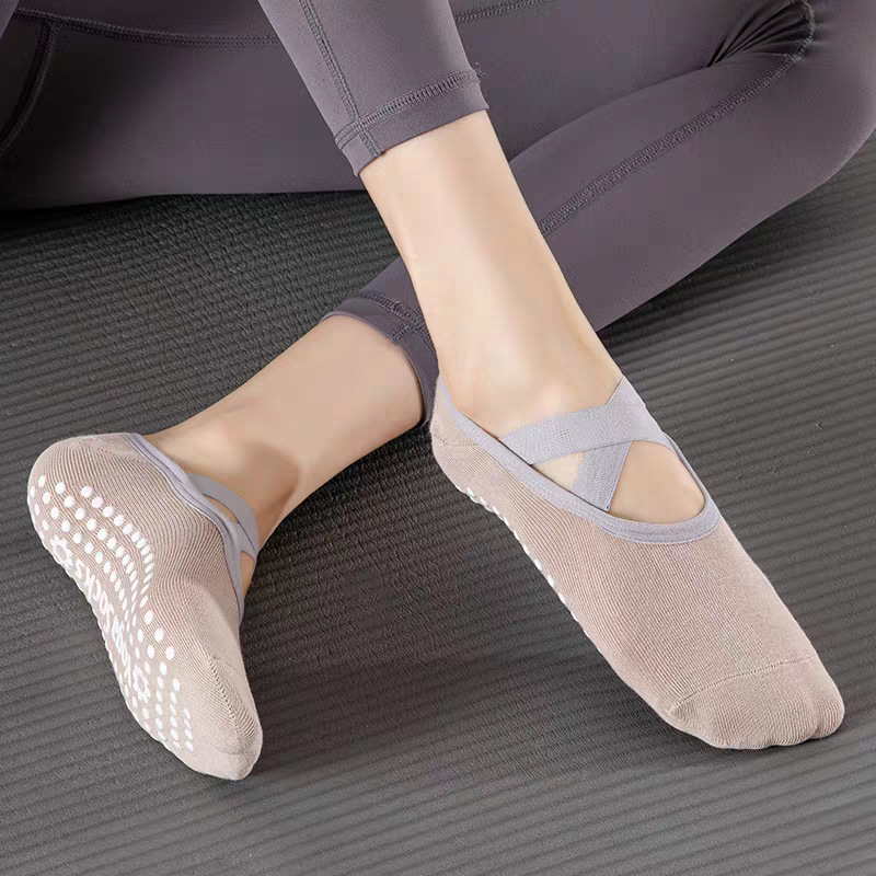 Professional Women Yoga Sock S - Pilates & Yoga Unleashed Studio Tuckahoe ulasan dan harga